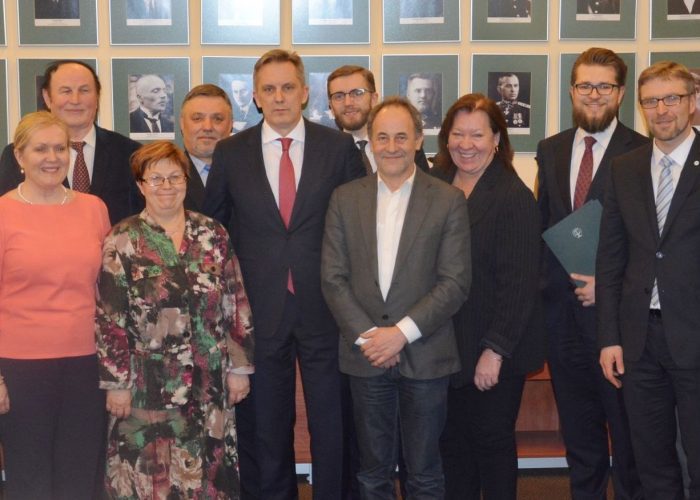Trišalė taryba baigė naujojo Darbo kodekso svarstymą