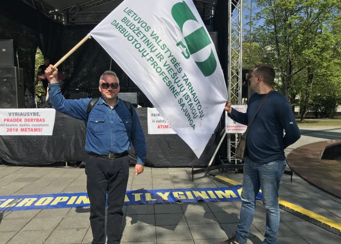 Valstybės tarnybos įstatymo pakeitimai: profesinės sąjungos mato teigiamų poslinkių