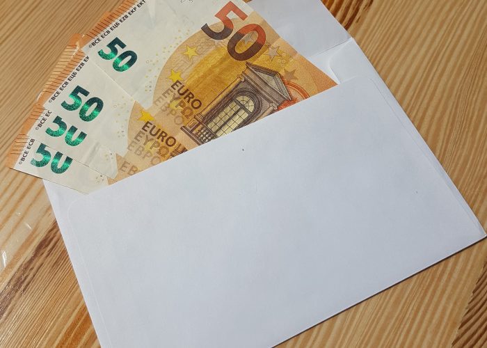 Nedeklaruotas darbas: žala darbuotojui, darbdaviui, visuomenei, valstybei