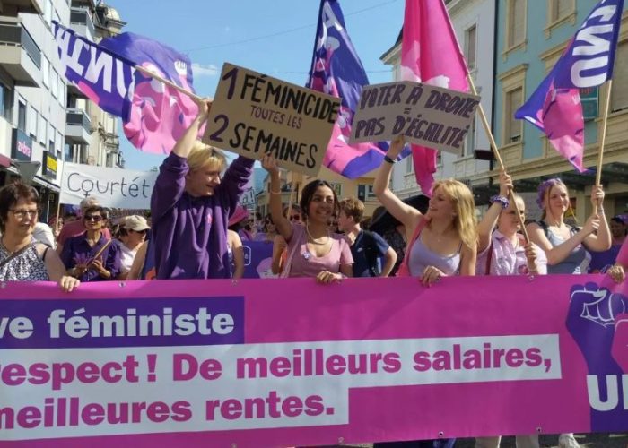Šveicarija: šimtai tūkstančių moterų streikavo dėl lyčių lygybės