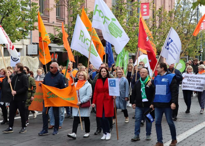 Lithuanian Trade Unions Demand Better Pay, Tax Justice and Investment in Public Services in a Demonstration on October 13th