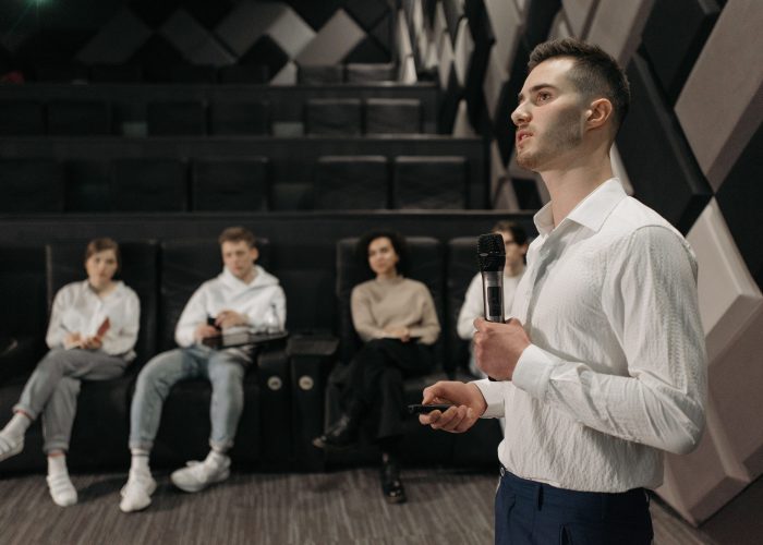 Jaunimo socialinio dialogo ir lyderystės mokymai: kaip stiprinti jaunų darbuotojų įsitraukimą?